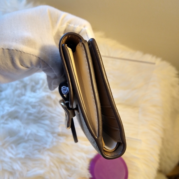 Coach Beige and Cream Signature Morgan Wallet New With Tags 🎁🎁 - Picture 8 of 15